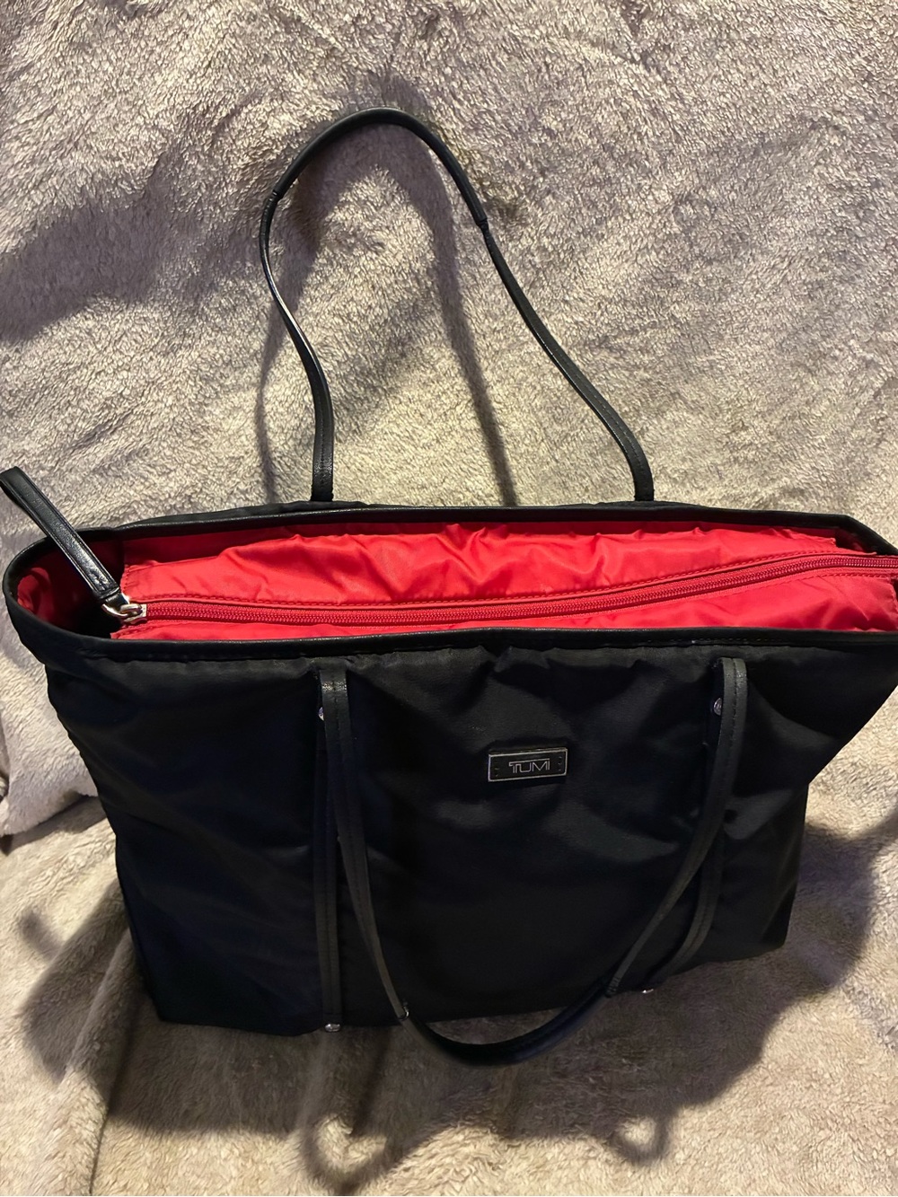 Tumi Womens Textured Lined Top Handle Zip Casual Tote Bag Black FREE Shipping - Picture 3 of 12